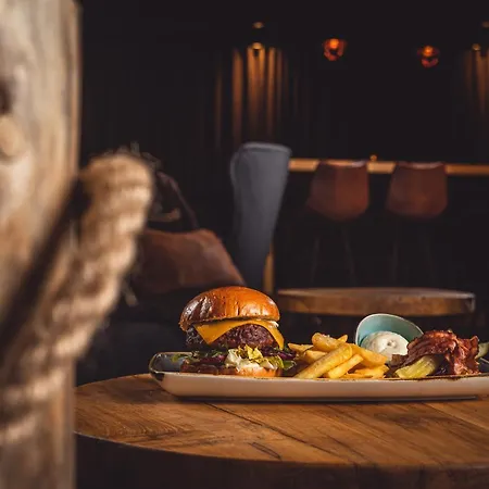 Quality Sveitsi Отель 4*